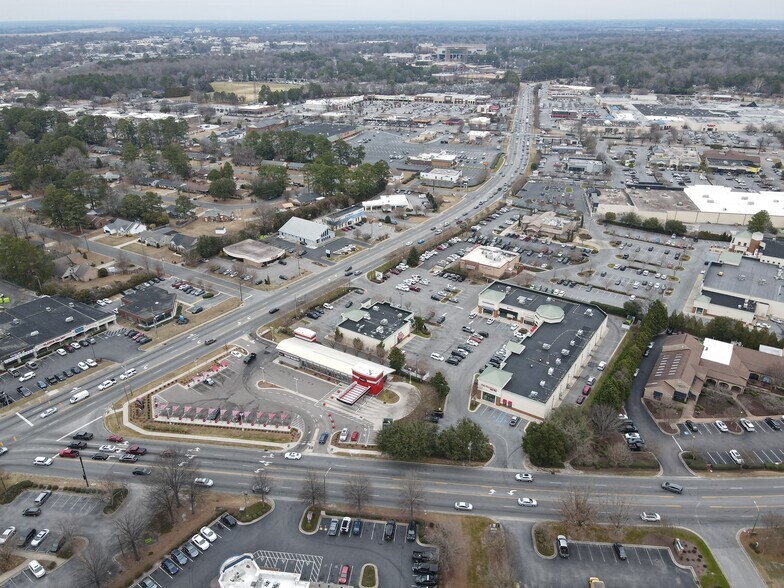 More Photos Of 516 Greenville Blvd SE, Greenville General Retail For Lease