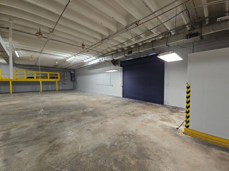 More Photos Of 3420 NW 7th St, Miami Light Distribution For Lease