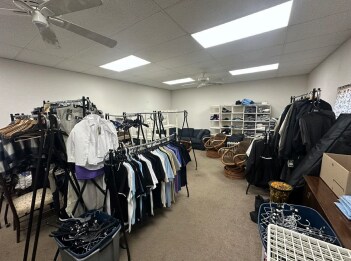 More Photos Of 152 Jericho Tpke, Mineola Storefront For Sale