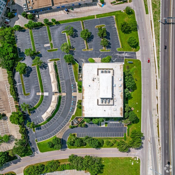 More Photos Of 130 E John Carpenter Fwy, Irving Office For Lease