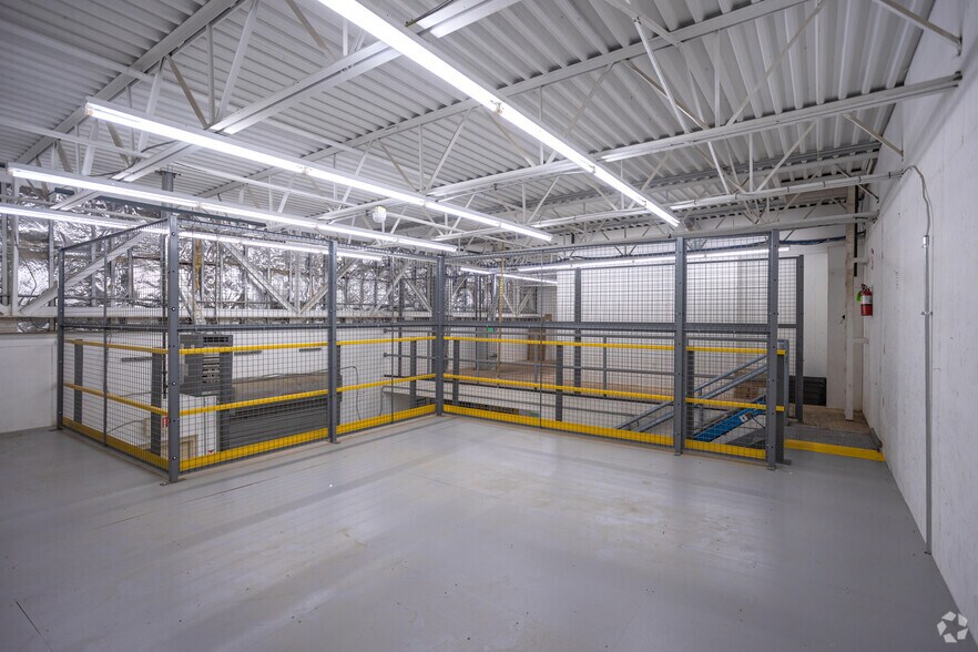 More Photos Of 700 W Main St, Norman Drugstore For Sale