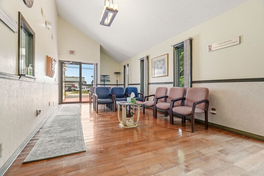 More Photos Of 255 Dueber Ave SW, Canton Medical For Sale