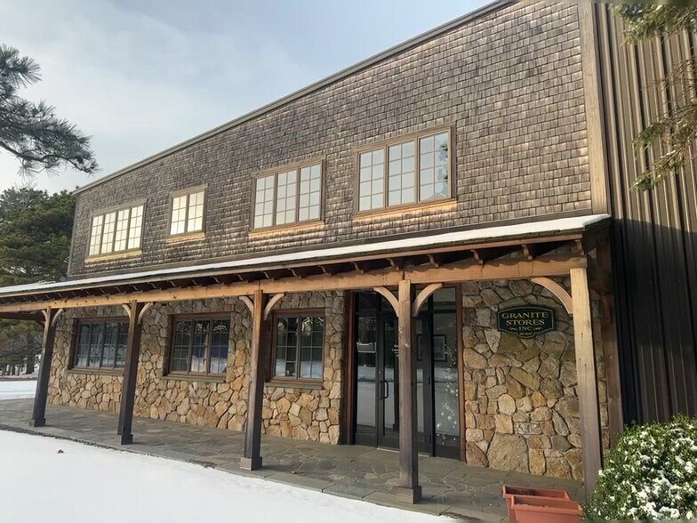 More Photos Of 22 A St, Edgartown Warehouse For Lease