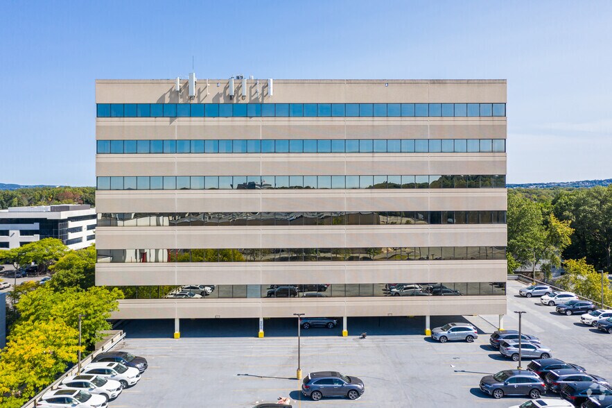 More Photos Of 65 Willowbrook Blvd, Wayne Office For Lease