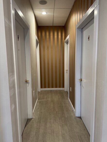 More Photos Of 2425 Scottsville Rd, Bowling Green Storefront Retail Office For Lease