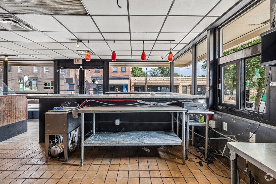 More Photos Of 7260 Manchester Rd, Maplewood Restaurant For Sale
