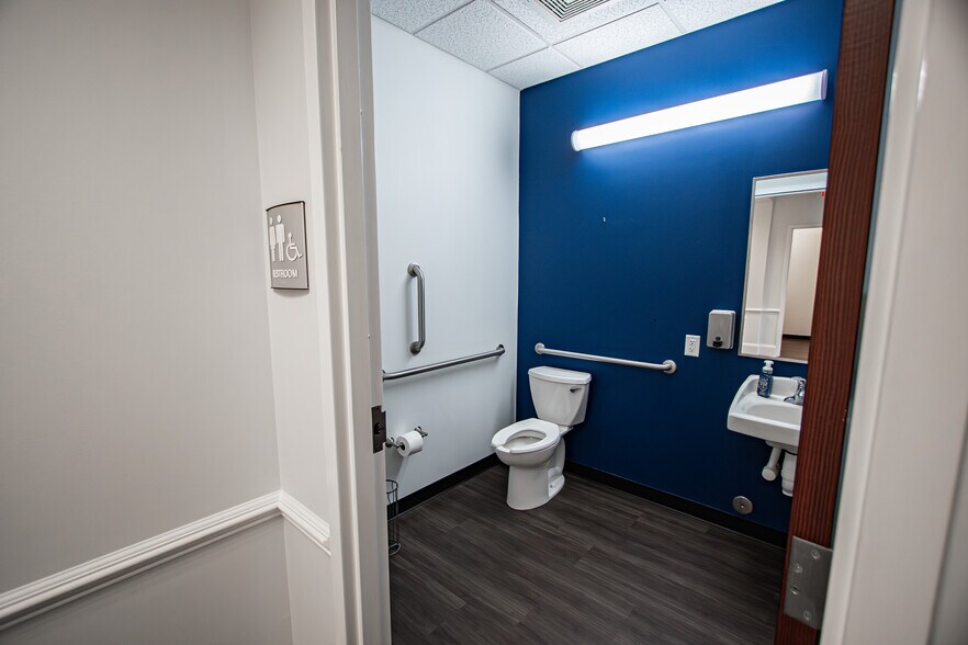 More Photos Of 501 Forest Ln, Clemson Medical For Lease