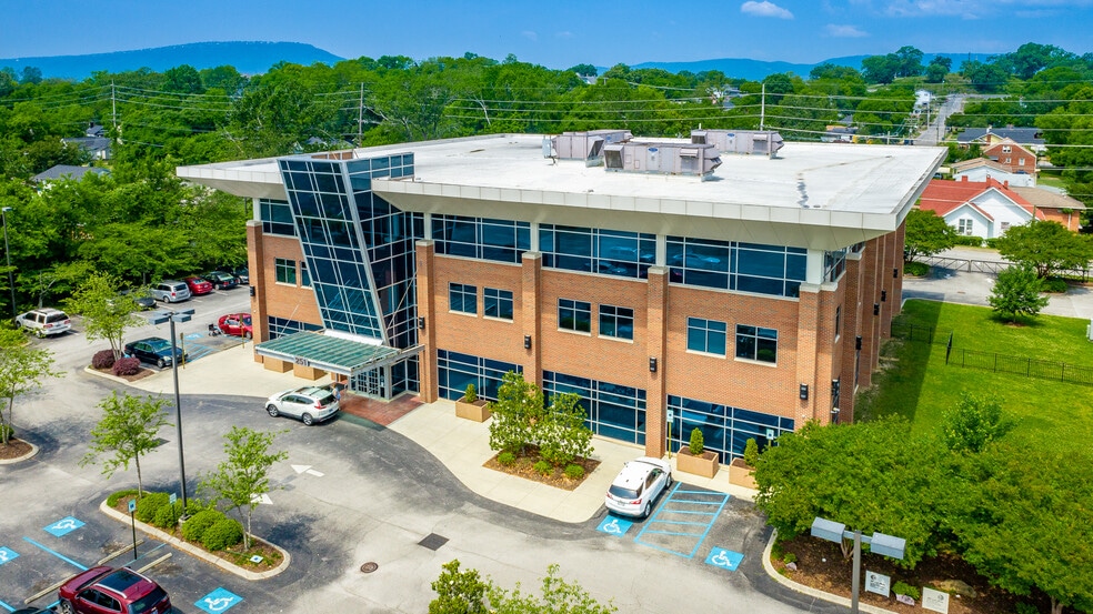 More Photos Of 251 N Lyerly St, Chattanooga Medical For Lease