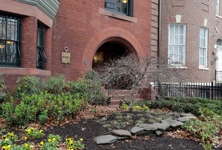 More Photos Of 1604-1606 New Hampshire Ave NW, Washington Office For Lease