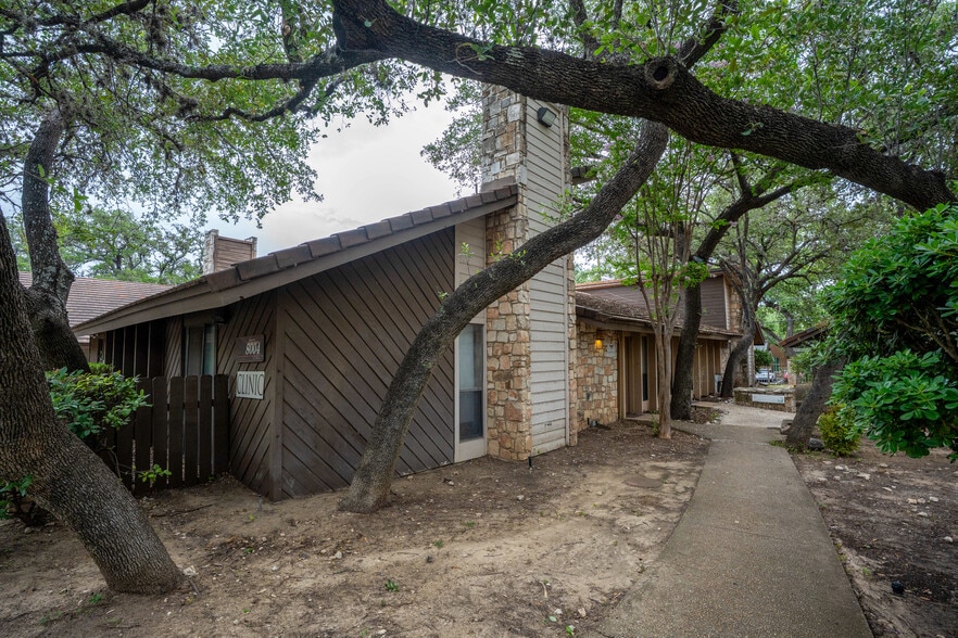 More Photos Of 8004 West Ave, San Antonio Office For Sale