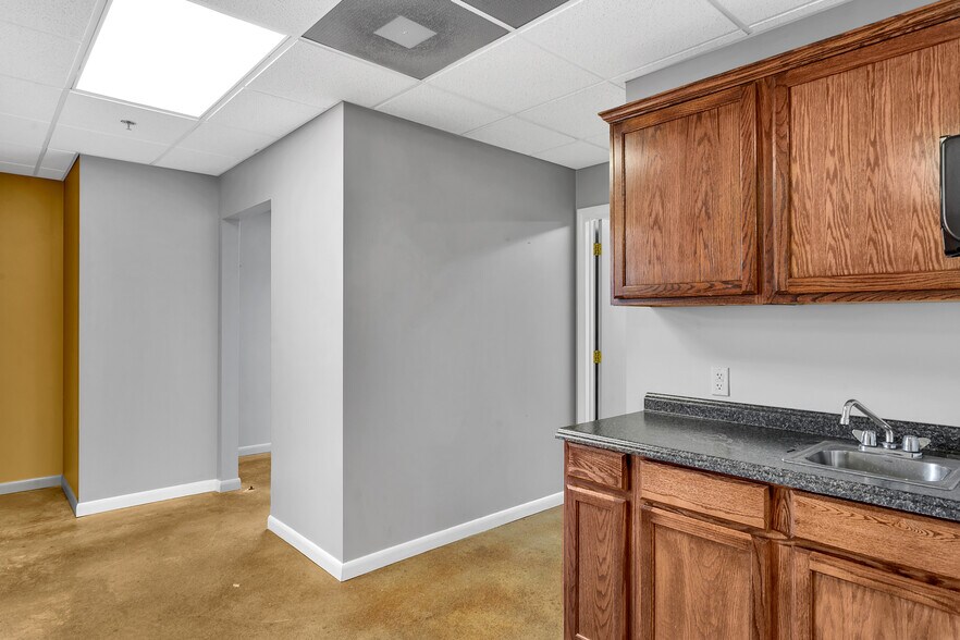 More Photos Of 4491 School Rd S, Export Freestanding For Lease