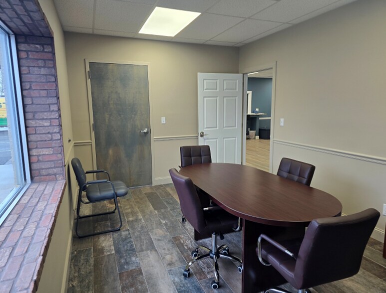 More Photos Of 178 Lancaster Ave, Malvern Storefront For Lease