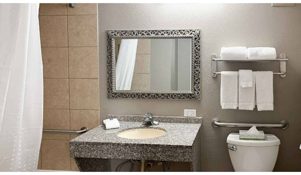 More Photos Of 3400 South St, Nacogdoches Hotel For Sale