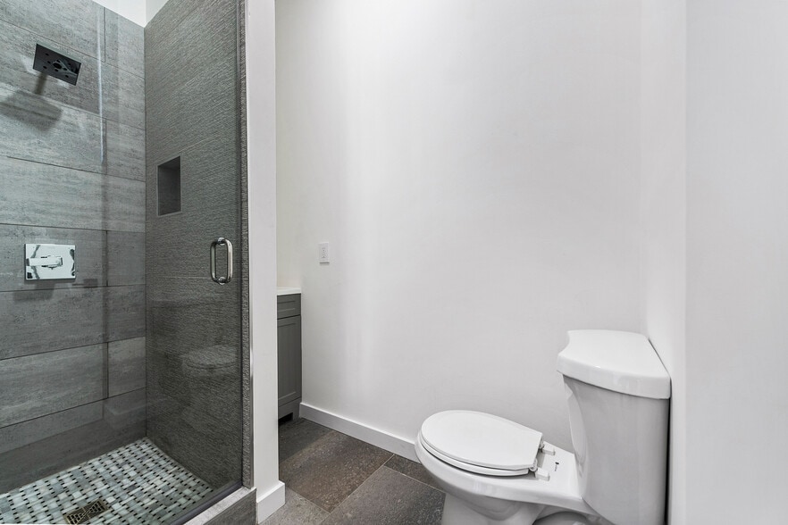 More Photos Of 1935 Spruce St, Philadelphia Apartments For Sale