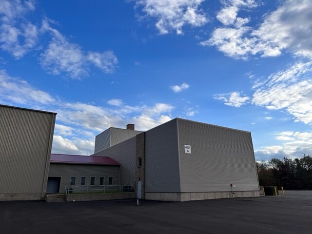 More Photos Of 401 Three Springs, Weirton Unknown For Lease