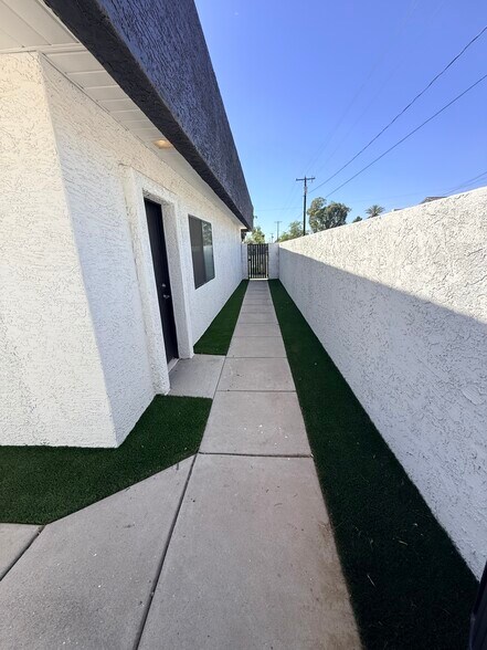 More Photos Of 3825 N 24th St, Phoenix Medical For Lease