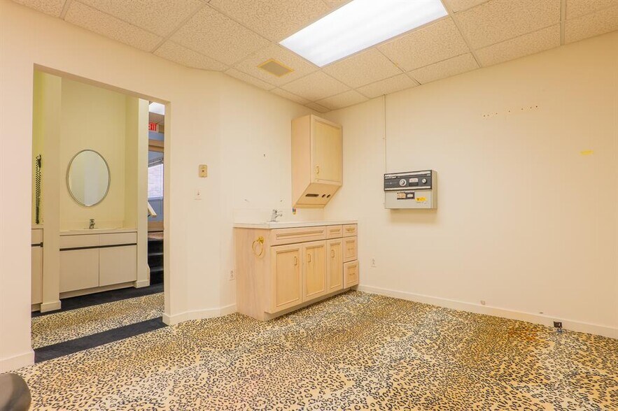 More Photos Of 8 Prospect St, Ridgefield Storefront Retail Office For Sale