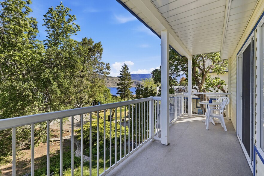 More Photos Of 7001 Savona Access Rd, Thompson-Nicola Hotel For Sale