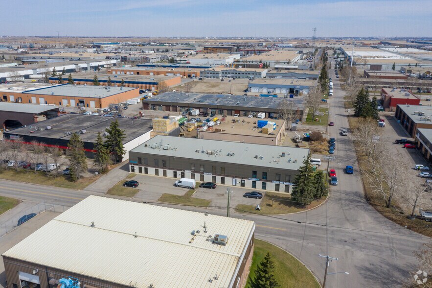 More Photos Of 4116 64 Av SE, Calgary Industrial For Sale