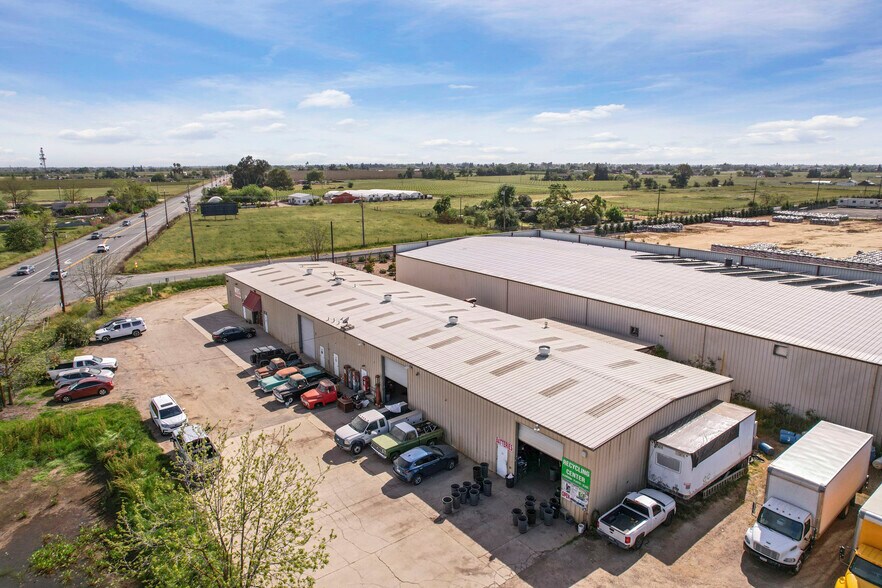 More Photos Of 12811 E Brandt Rd, Lockeford Warehouse For Sale
