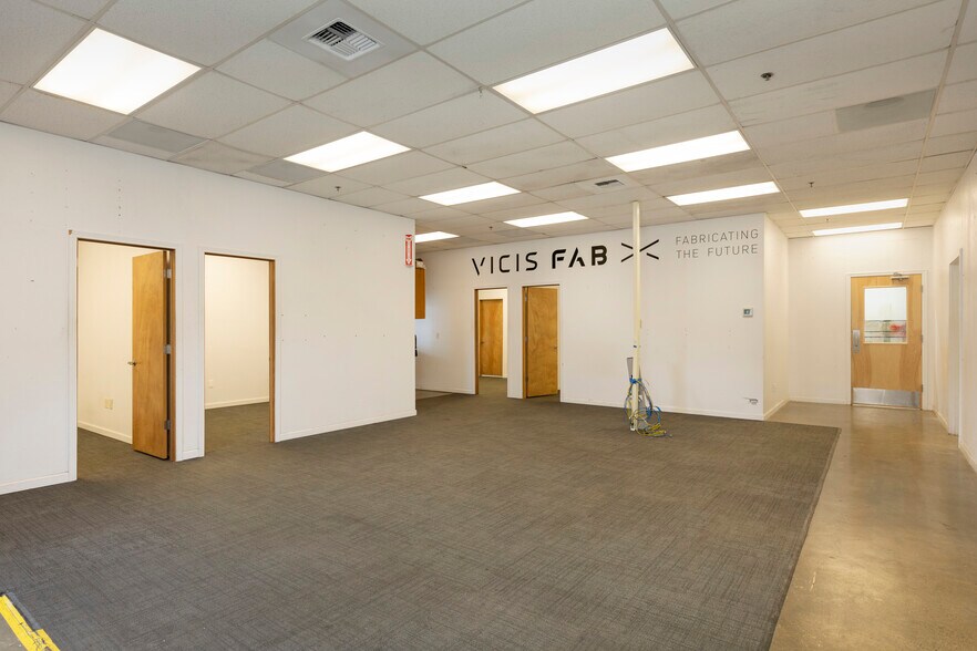 More Photos Of 2123 W Elmore St, Seattle Warehouse For Lease