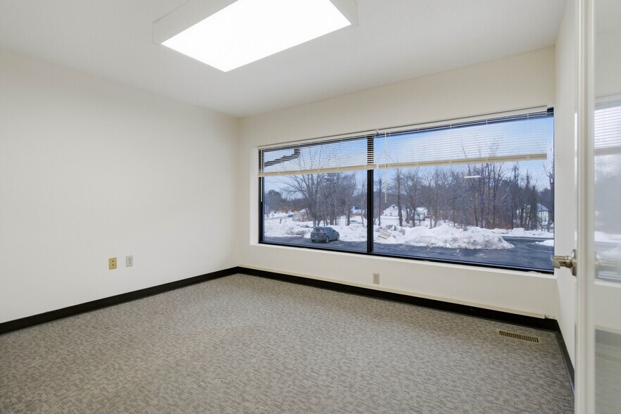 More Photos Of 73 Newton Rd, Plaistow Office Residential For Lease