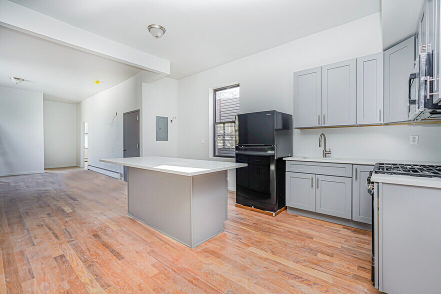 More Photos Of 219-225 Broad st, Staten Island Apartments For Sale