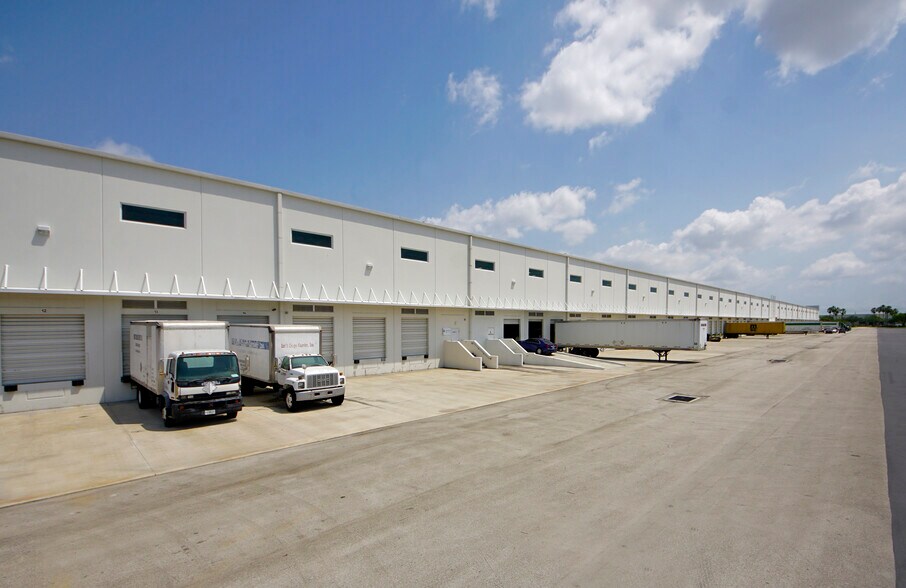 More Photos Of 10800 NW 106th St, Miami Warehouse For Lease