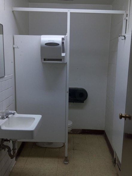 More Photos Of 172 N 2nd St, Granby Warehouse For Sale