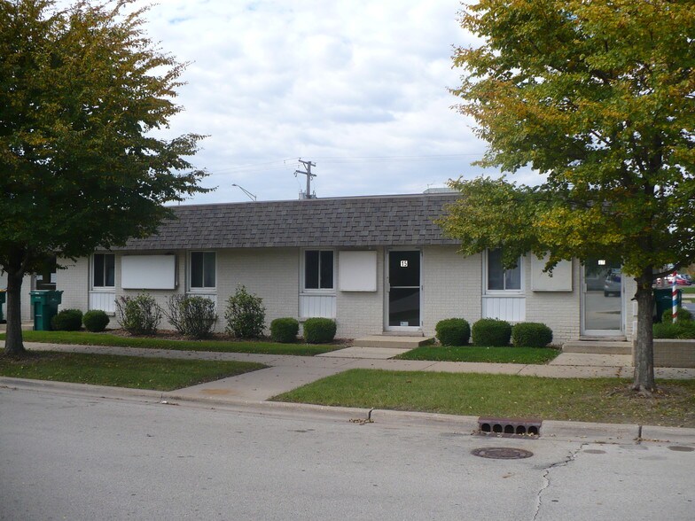 More Photos Of 13-17 Fairlane Dr, Joliet Office For Sale