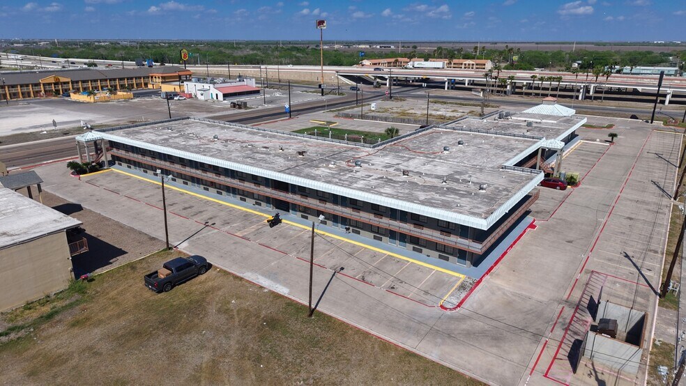 More Photos Of 221 S US Highway 77 Byp, Kingsville Hotel For Sale