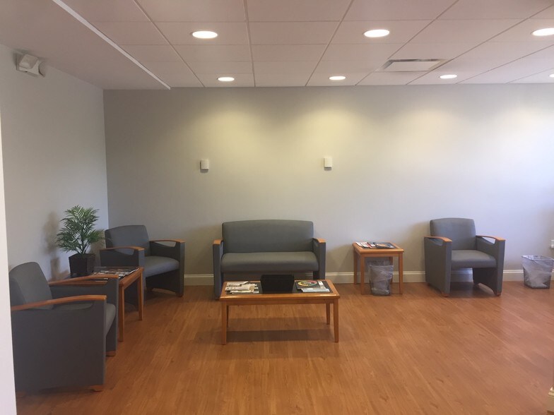More Photos Of 1445-1455 E Putnam Ave, Old Greenwich Medical For Lease