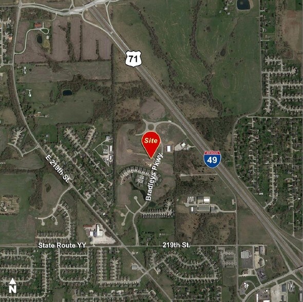 More Photos Of 10909 Industrial Cir, Peculiar Distribution For Lease
