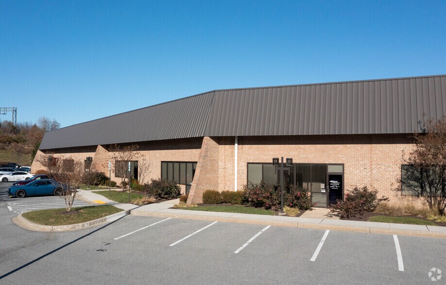 More Photos Of 8955 Henkels Ln, Annapolis Junction Flex For Lease