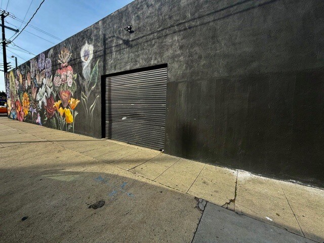 More Photos Of 1303 W Anaheim St, Wilmington Warehouse For Sale