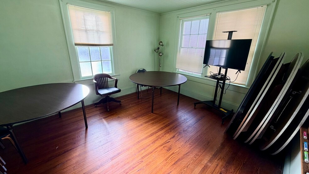 More Photos Of 204 N Main St, Richfield Specialty For Sale