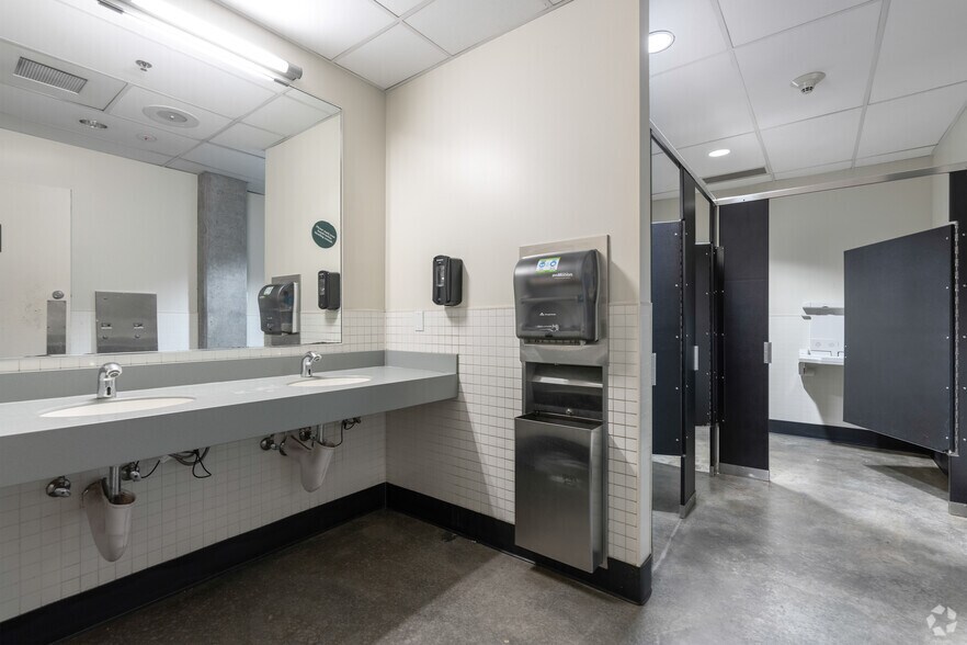 More Photos Of 1405 NW Johnson St, Portland Apartments For Sale