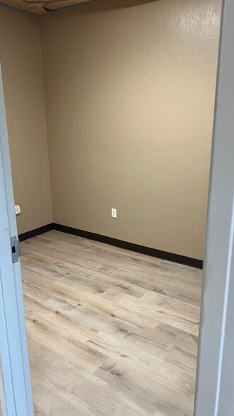 More Photos Of 90 Copper Cove Dr, Copperopolis Storefront For Lease