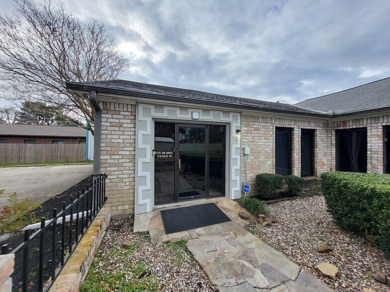More Photos Of 20817 Sunshine Ln, Spring Office Residential For Lease