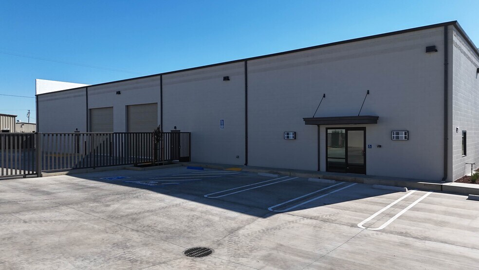 More Photos Of 1800 Olympic Dr, Turlock Service For Lease