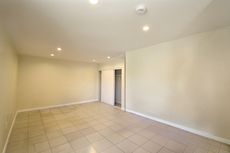 More Photos Of 5027 Clara St, Cudahy Apartments For Sale