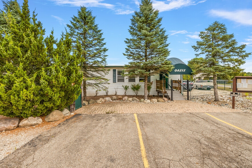 More Photos Of 59120 Oasis Center Dr, South Lyon Self Storage For Sale