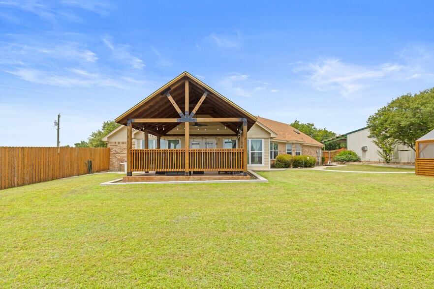More Photos Of 414 County Road 437, Eddy Service For Sale