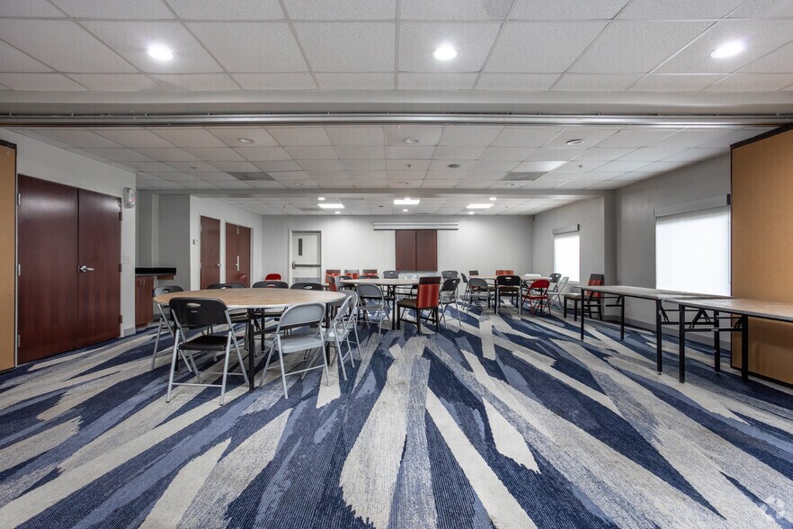 More Photos Of 5087 Clark Howell Hwy, Atlanta Hotel For Sale