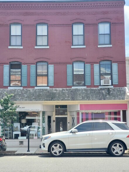 More Photos Of 220 E Broad St, Westfield Storefront For Lease