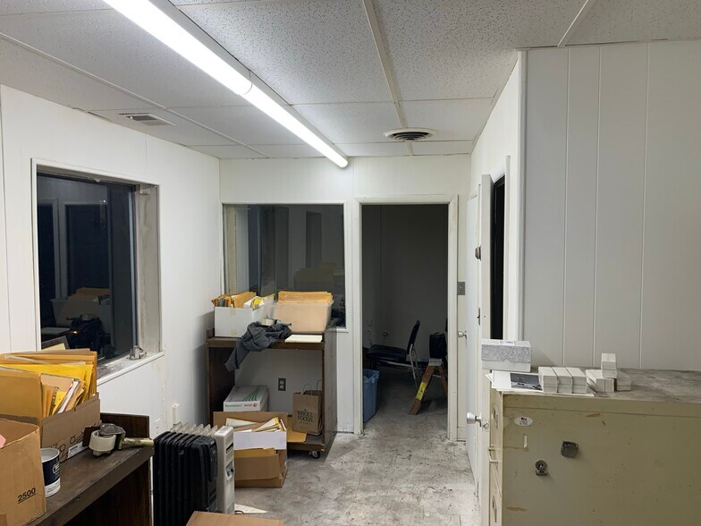 More Photos Of 3415-3501 Windom Rd, Brentwood Warehouse For Lease