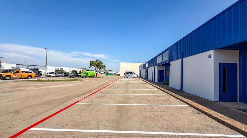 More Photos Of 1663 Hickory Dr, Haltom City Unknown For Lease