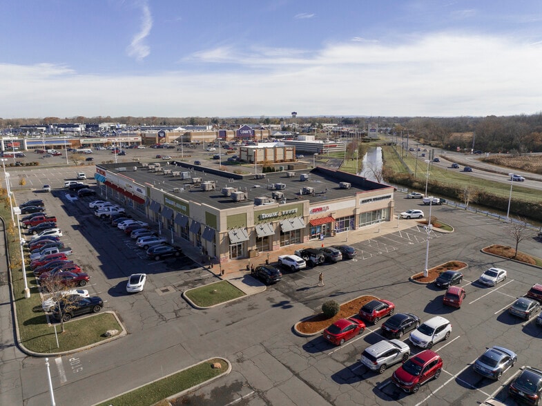 More Photos Of 5701-5849 E Circle Dr, Clay Unknown For Lease