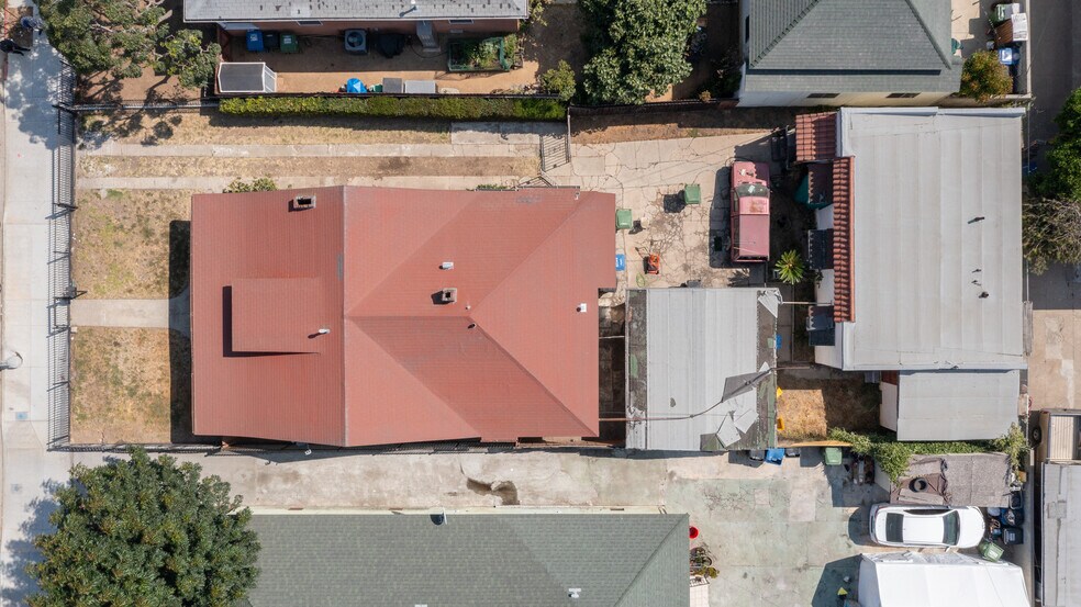 More Photos Of 206 S Soto St, Los Angeles Apartments For Sale