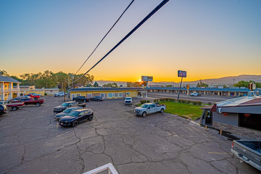 More Photos Of 1349 Idaho St, Elko Hotel For Sale
